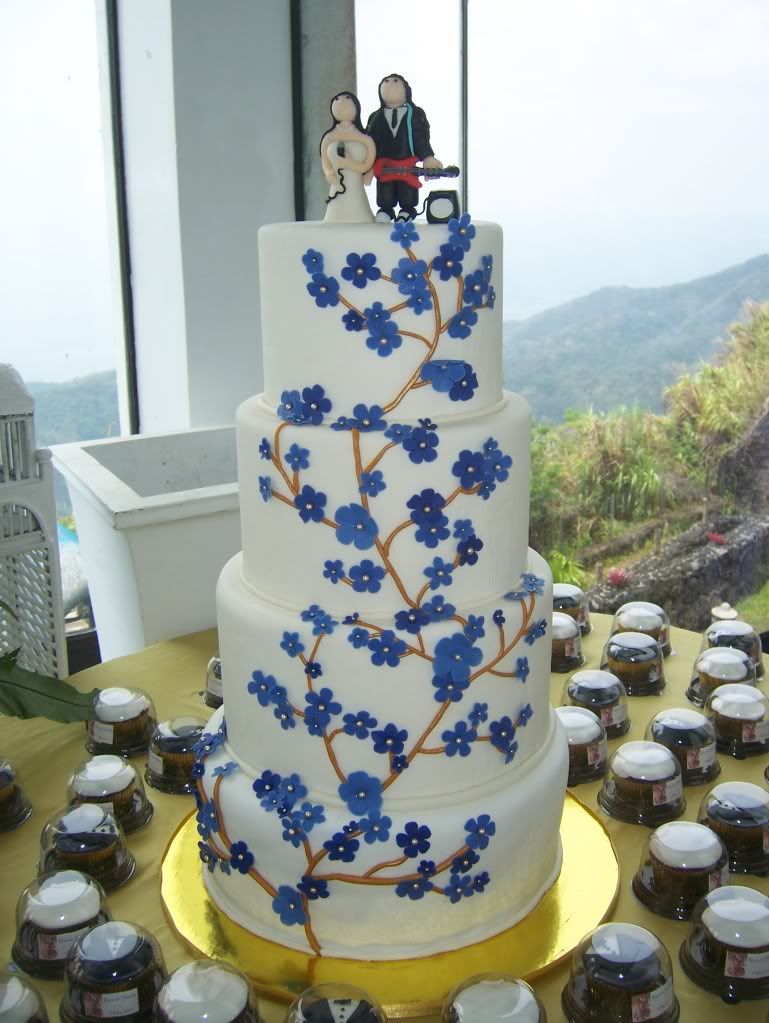 fondant wedding cakes Pictures, Images and Photos