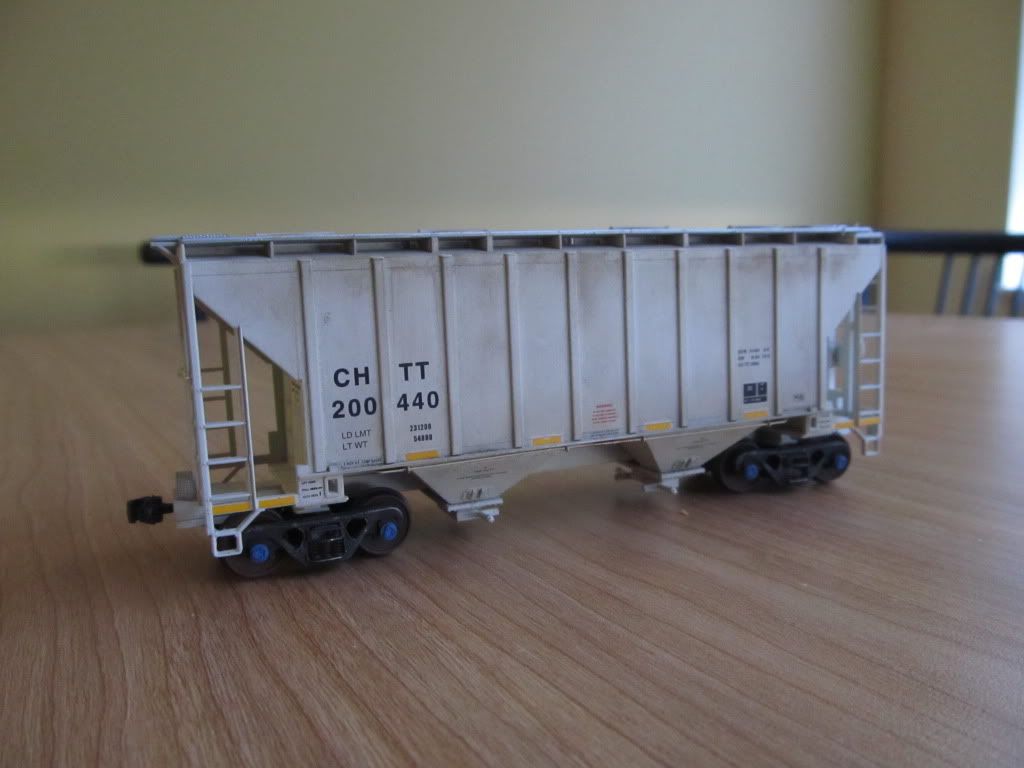 Tank cars and hoppers on the NYAS THE DIESEL DETAILER