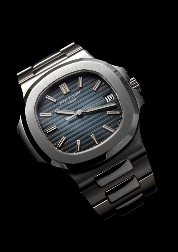 Patek-Philippe-Nautilus-Landing.jpg