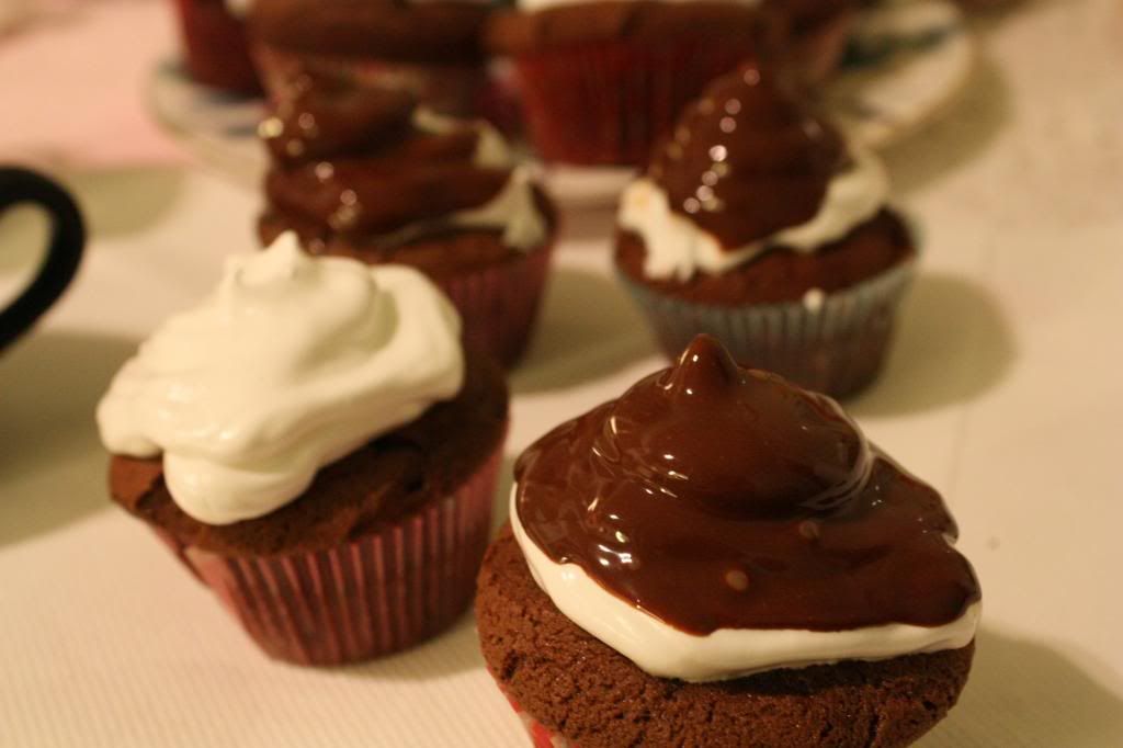 photo hatcupcakes.jpg