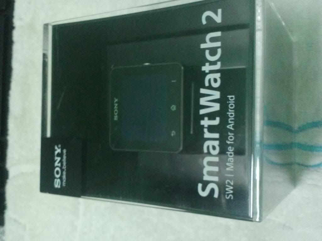 SmartWatch 2 Sony lên sàn trong đêm - 2