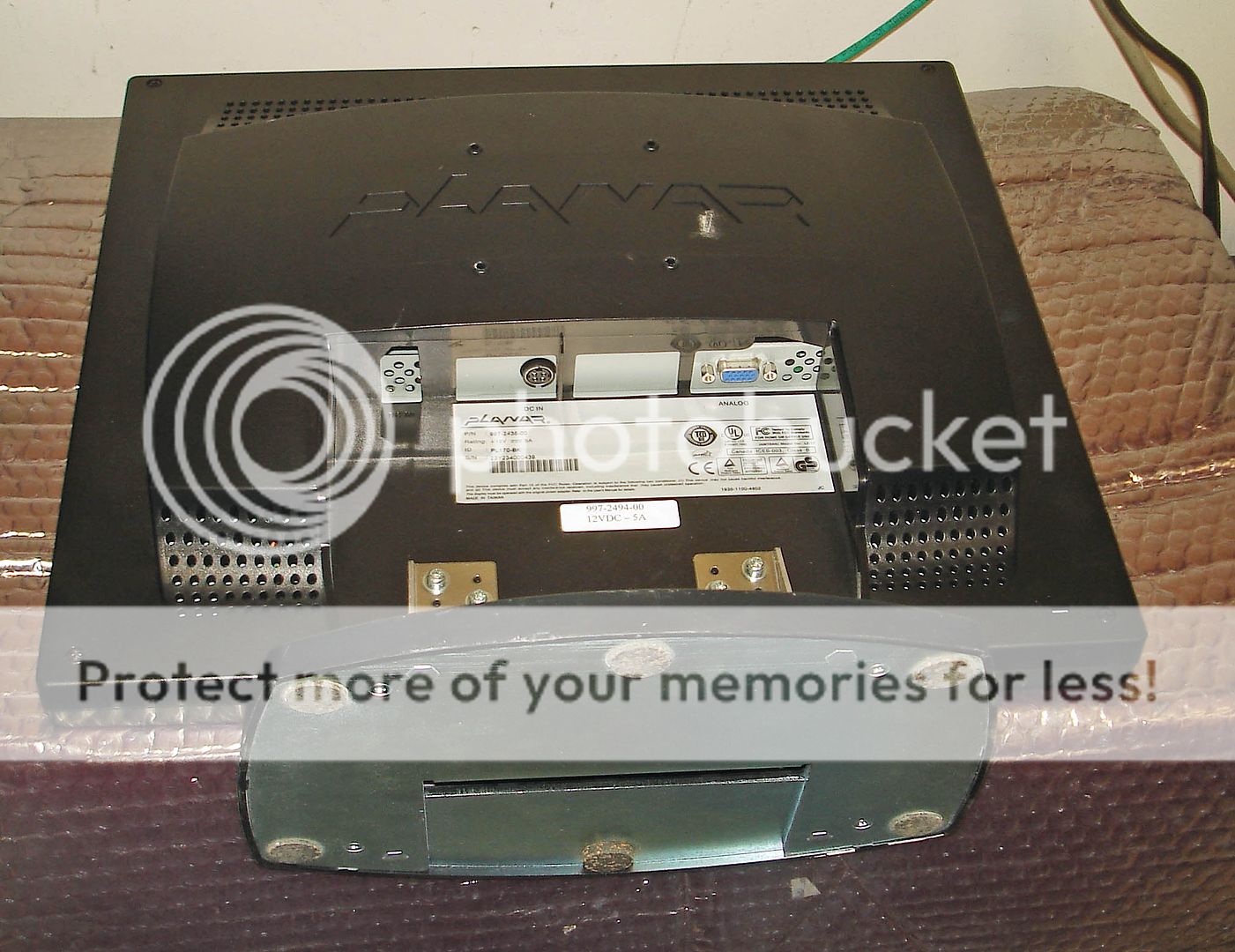 Planar PL1700 BK 17 LCD Flat Panel Computer Monitor VGA w Video Cable