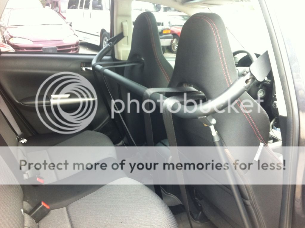 FS (For Sale) 08+ wrx harness bar and pair of 4 point harnesses NASIOC